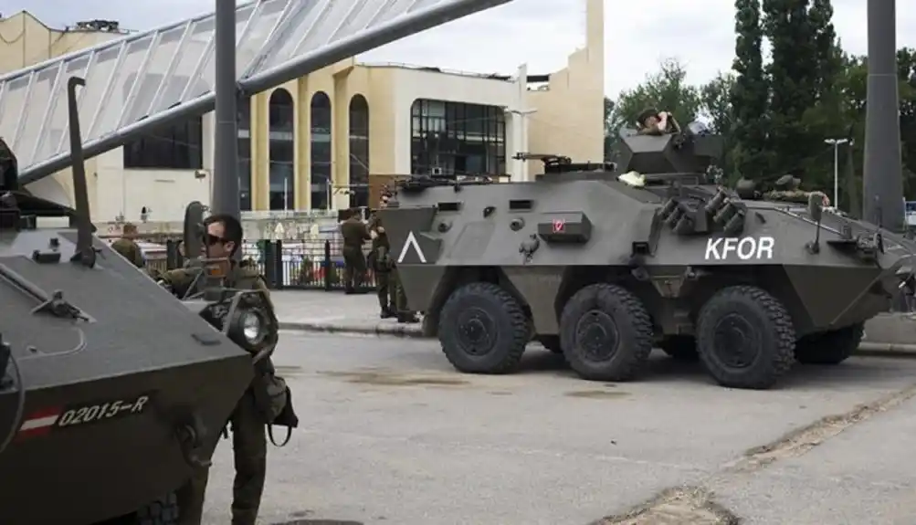 KFOR mora da razoruža ROSU: NATO lako može da smiri tenzije na KiM ukoliko ima političke volje