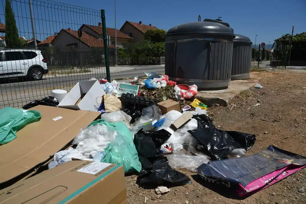 Podgoričani „posijali“ 300 tona smeća više