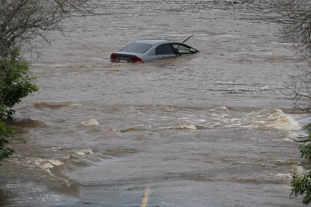 Poplave u Kanadi: Četiri osobe se vode kao nestale, među njima dvoje djece