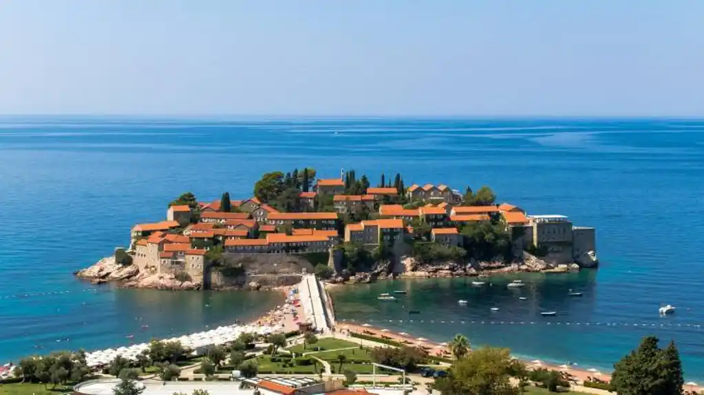 Sveti Stefan ponovo otvara vrata za turiste