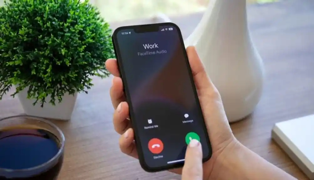 Apple probao da promijeni mjesto gdje se nalazi „End Call“ dugme, pa se predomislio zbog pritiska korisnika