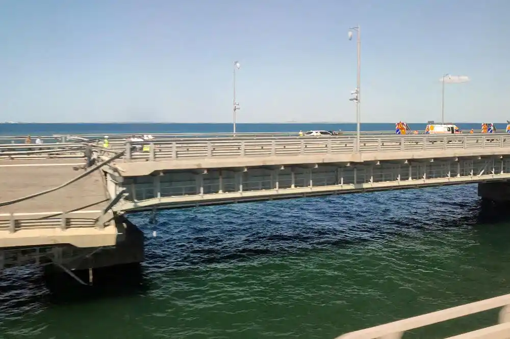VIDEO SBU preuzela odgovornost: Ukrajinska „Morska beba“ napala Krimski most