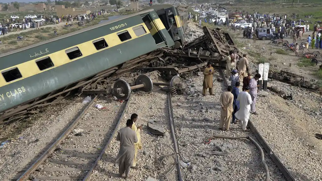 Pakistan: U željezničkoj nesreći poginulo najmanje 30 osoba