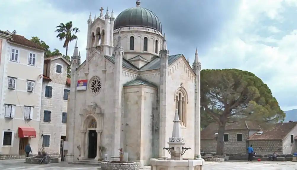 Herceg Novi: U crkvi Svetog arhangela Mihaila služen pomen Srbima postradalim u Banjskoj
