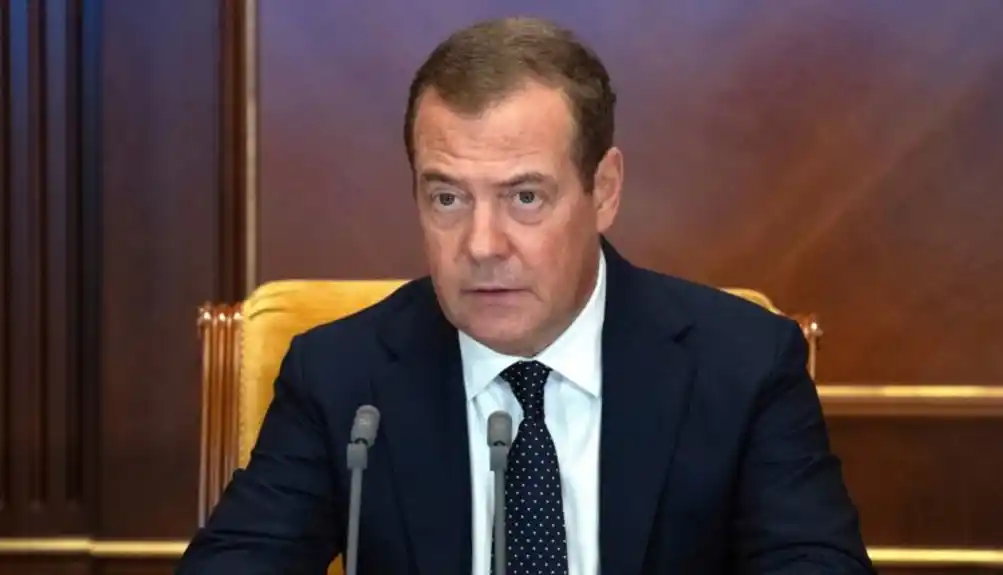 Medvedev: Sveta dužnost Rusije je da još jednom pobijedi nacizam