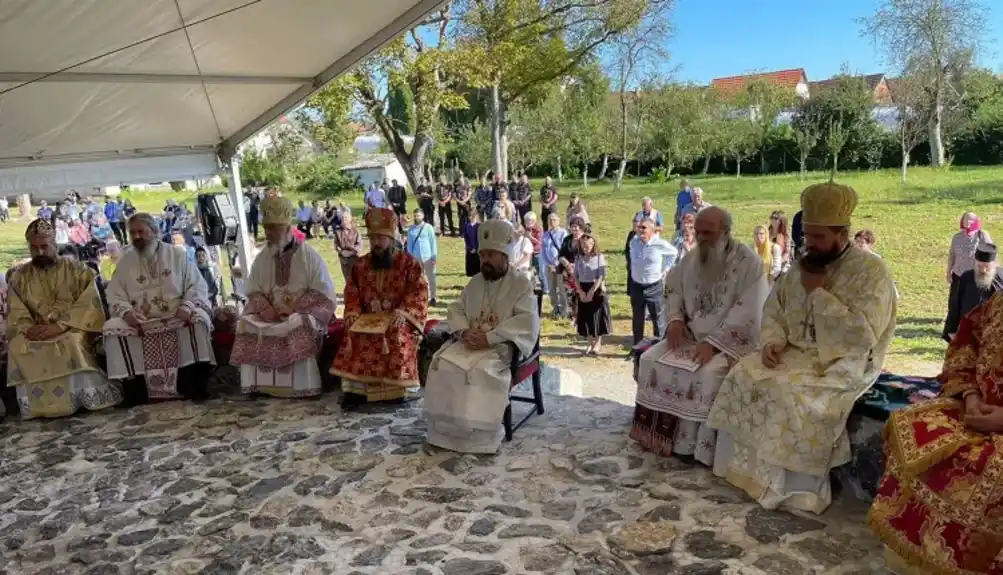 Ruski mitropolit u Jasenovcu prenio blagoslov ruskog patrijarha