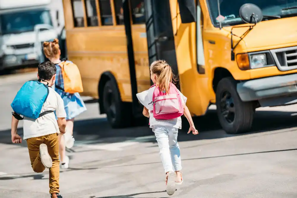 UNICEF: Obezbijediti prevoz do škole svakom djetetu kojem je to neophodno