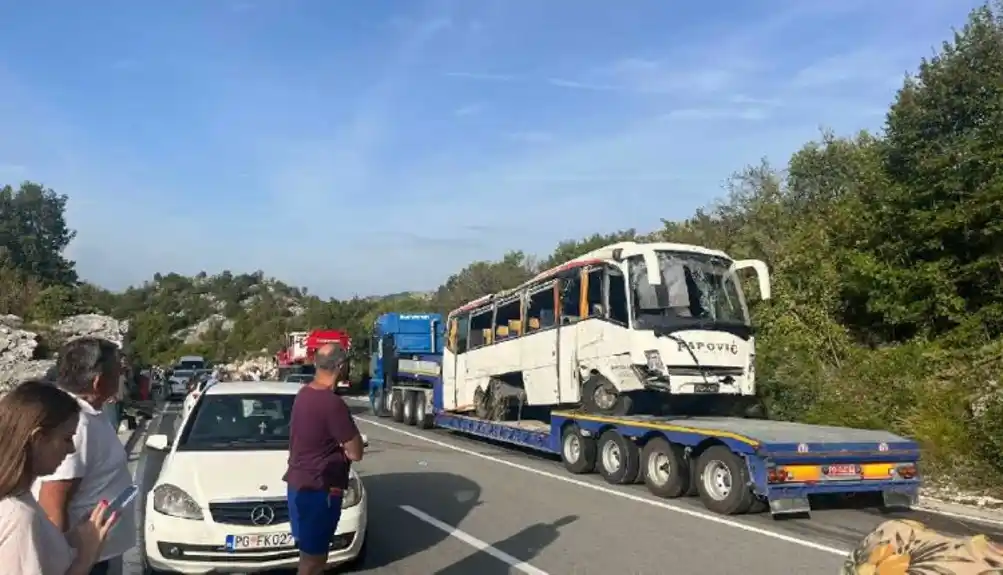 Vozaču autobusa koji je sletio sa puta u Obzovici određen pritvor od 30 dana