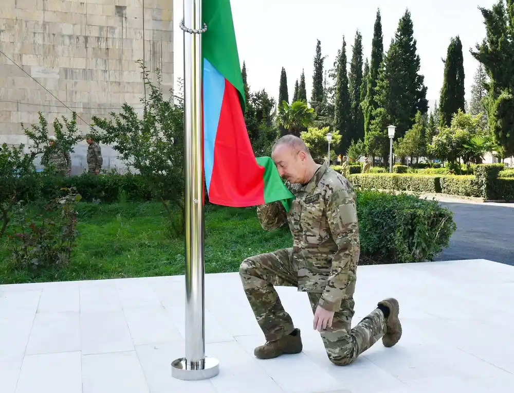 Azerbejdžanski predsjednik učestvovao u ceremoniji podizanja zastave u glavnom gradu Naagorno Karabaha