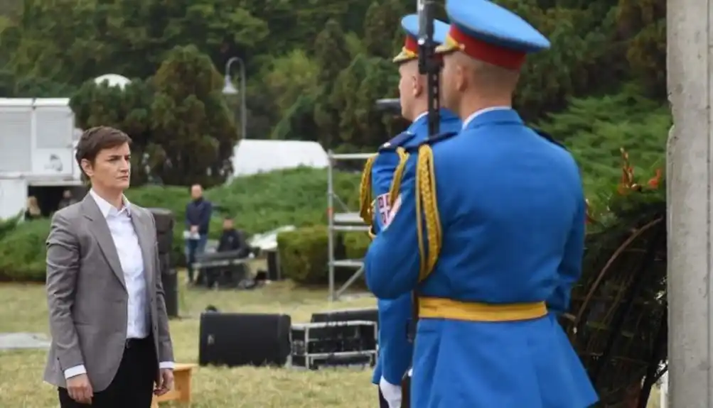 Brnabić povodom Dana sjećanja na stradanje Srba, Roma i Jevreja u logoru Jajinci: . Danas, kao i svake godine, ponosno i odlučno obnavljamo naš zavjet slobodi, nezavisnosti i nepokoru