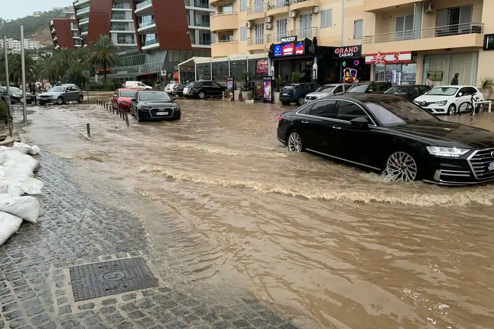 Budva u sedam dana dva puta pod vodom, kanal začepljen