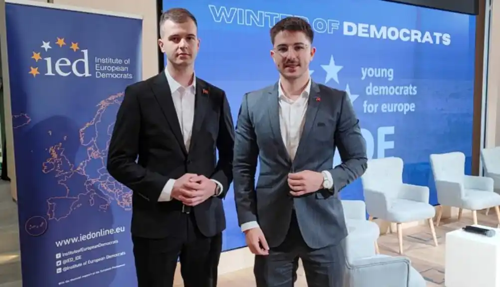 Mladi Evrope učestvovali na samitu „Winter of Democrats“ u Parizu