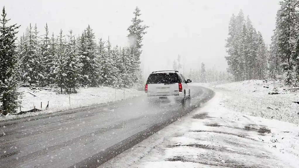 Danas oblačno i hladno sa kišom i snegom, temperatura do 14 stepeni