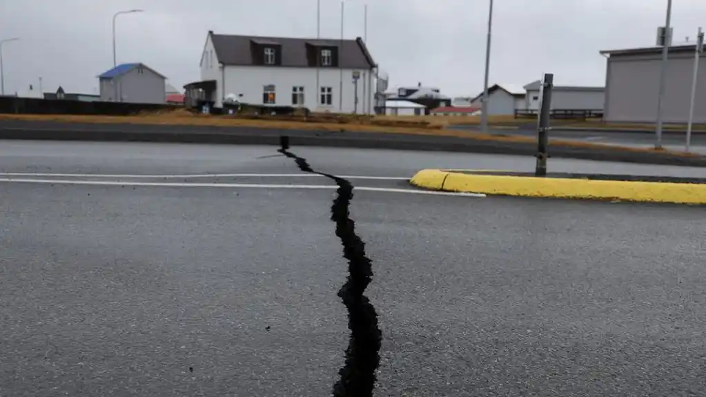 Raste opasnost od erupcije vulkana na Islandu, ocenjuju stručnjaci, hiljade ljudi već evakuisane