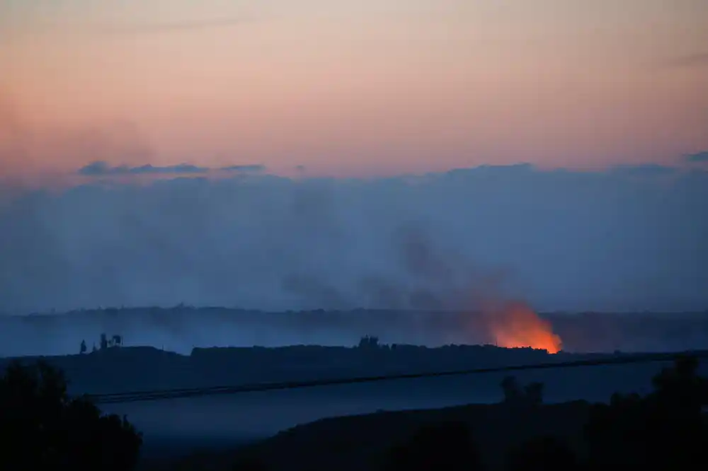 Makron: Izrael mora prestati da bombarduje Gazu i ubija civile