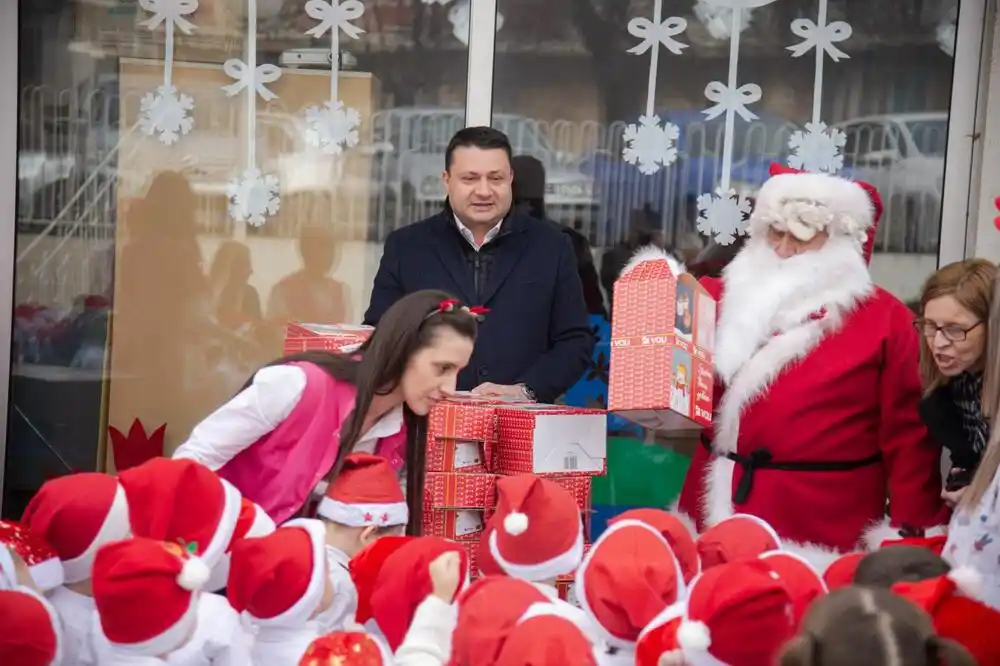 Opština Bijelo Polje podijelila 1.300 novogodišnjih paketa