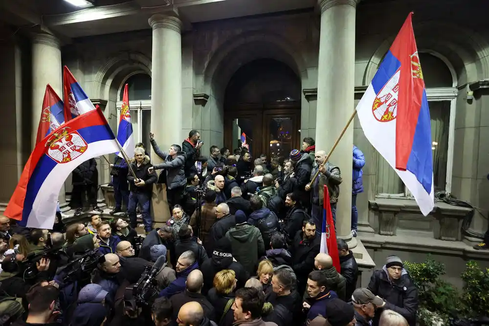 Šef posmatračke misije EP na izborima u Srbiji EU mora da reaguje poslije događaja na protestima u Srbiji