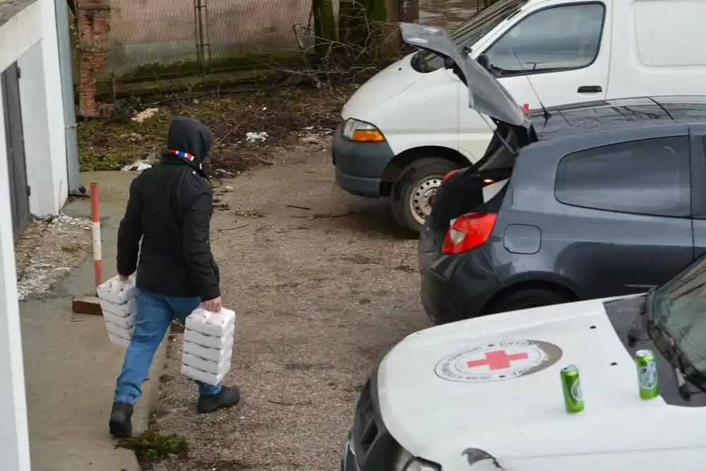 Fap mašina sakupila skoro 2.200 eura za obezbjeđivanje paketa hrane sa osnovnim životnim namirnicama i higijenom