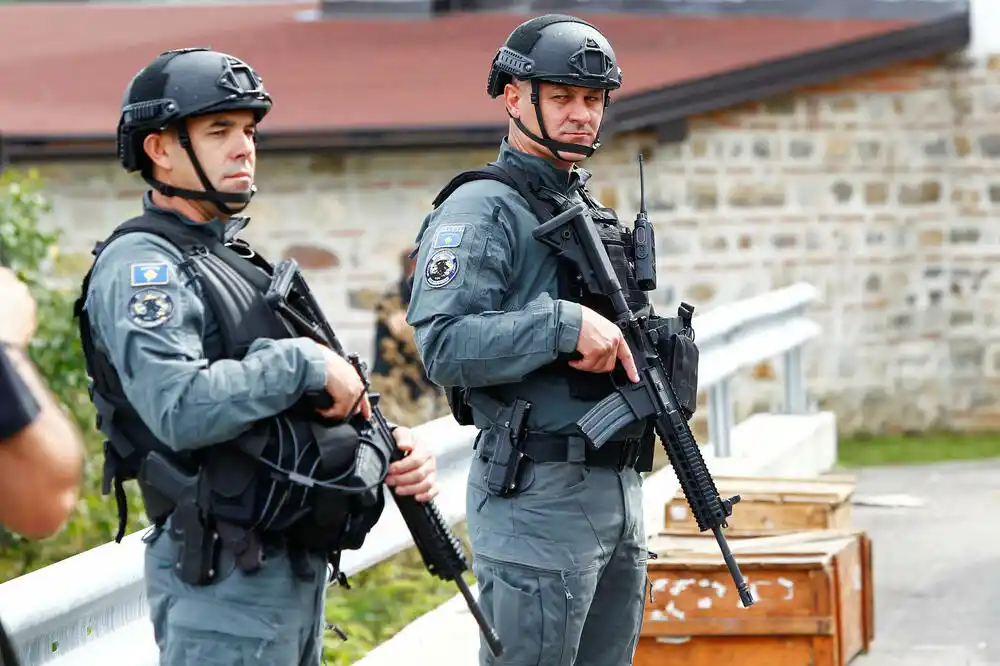 Svečlja: Policijske patrole na Kosovu biće opremljene dugim cijevima; Gašić: Svečlja „kriminalizuje srpsko stanovništvo“
