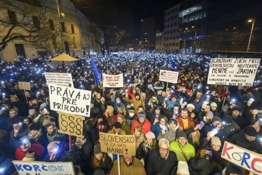 Desetine hiljada Slovaka protestovalo protiv reforme Tužilaštva