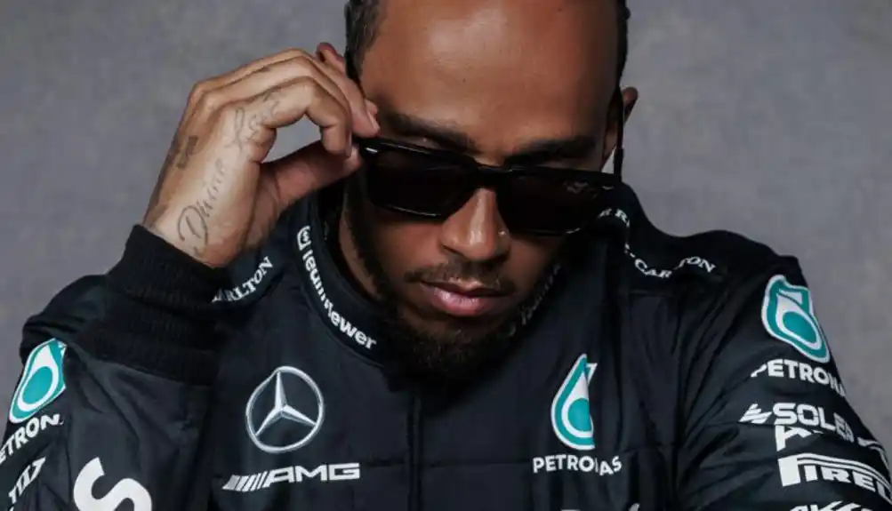 Hamilton prelazi u Ferari