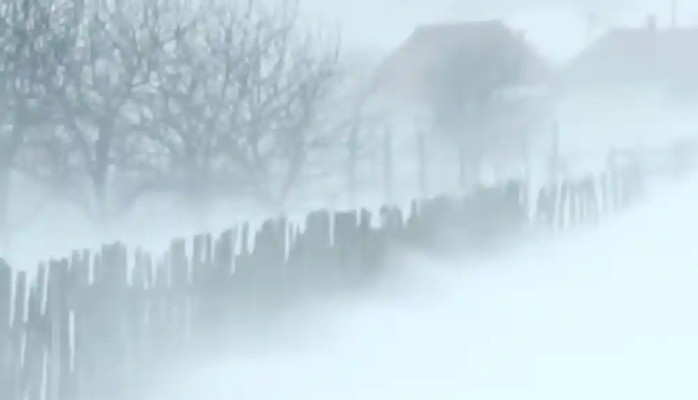 Haos u Nevadi i Kaliforniji: Jaka mećava ostavila 57.000 ljudi bez struje