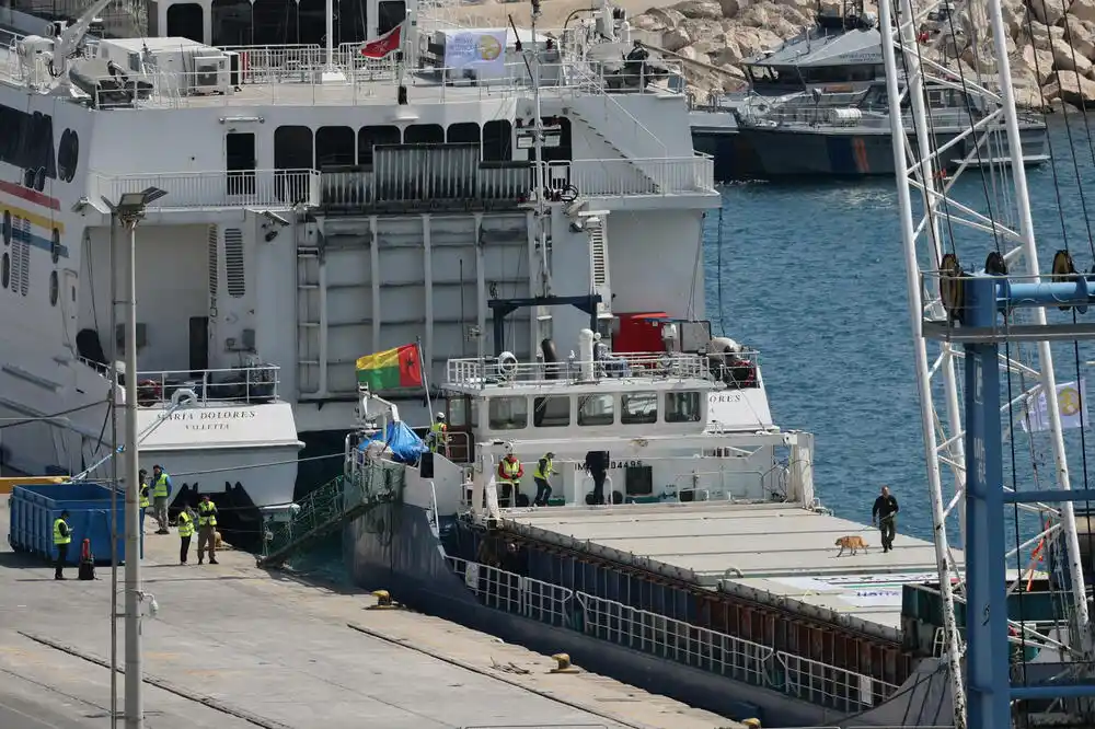 Istovaren teret sa prvog broda sa humanitarnom pomoći koji je stigao u Gazu