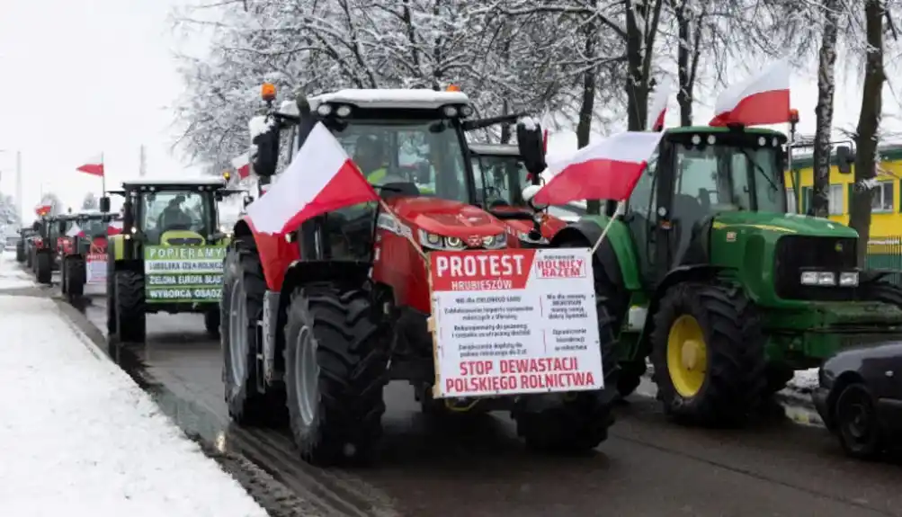 Poljski poljoprivrednici postavili više od 500 blokada na putevima