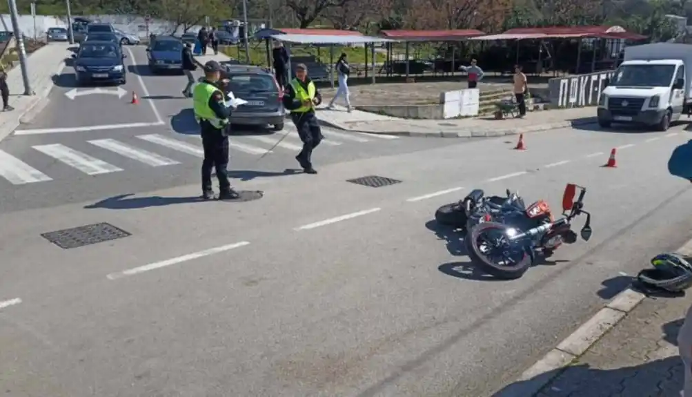 Saobraćajna nezgoda u Sutomoru: Motorista lakše povrijeđen