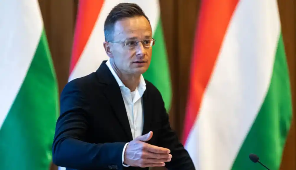 Sijarto: Mađarska ne može da podrži Rutea za šefa NATO-a, htio je da nas baci koljena