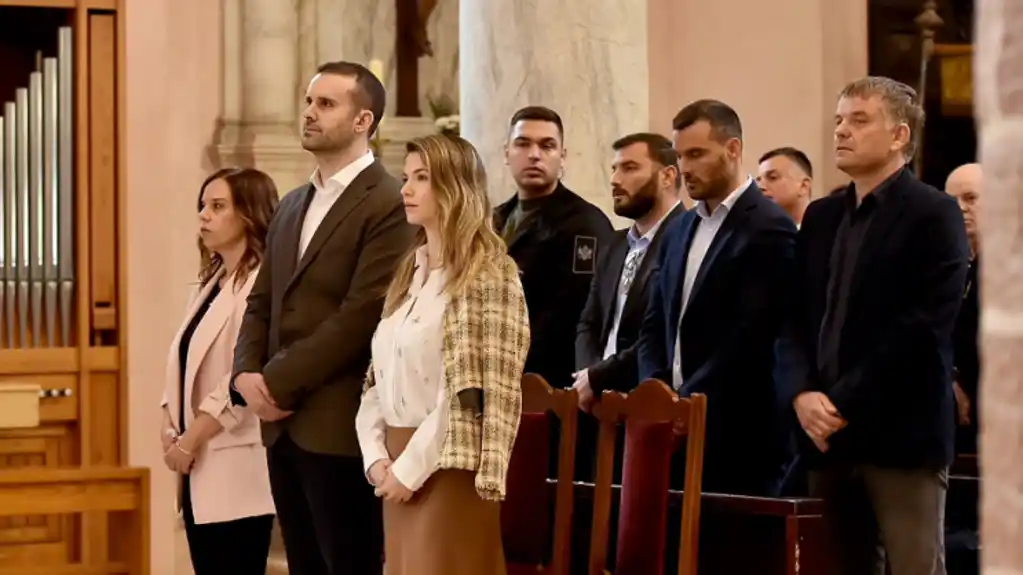 Spajić prisustvovao uskršnoj misi u katedrali Svetog Tripuna: Kada nas različitosti UJEDINE, postaju naša snaga
