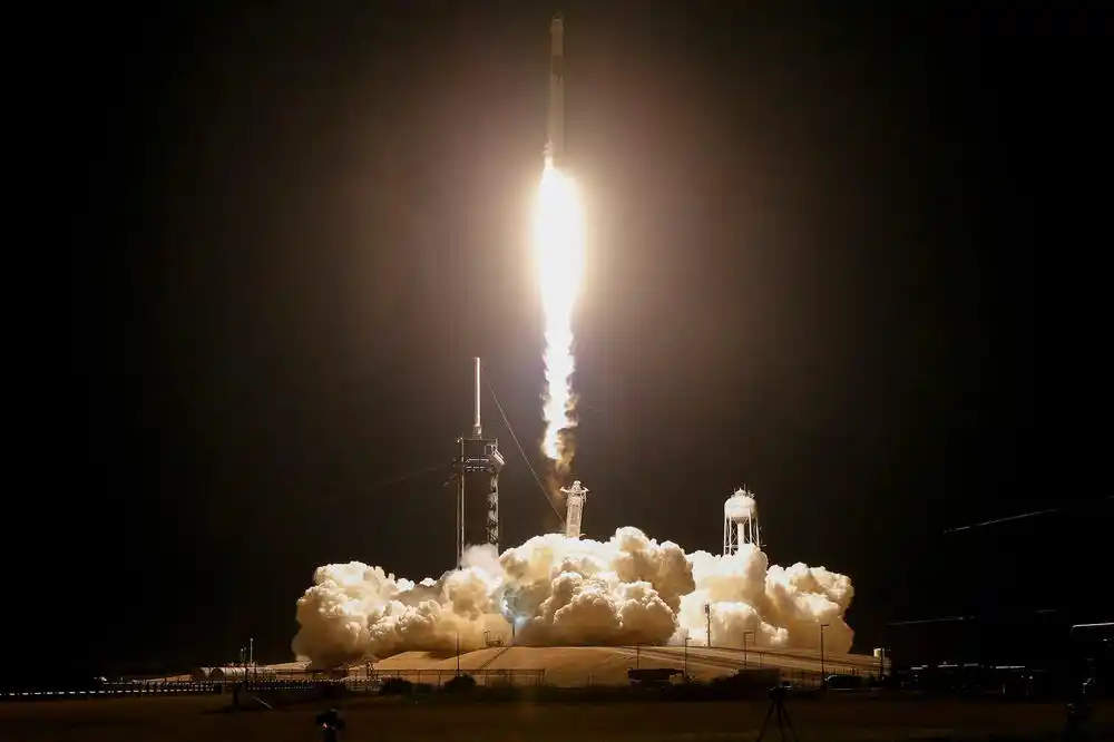 Svemirska raketa Falkon-9 sa četiri astronauta poletjela ka Međunarodnoj svemirskoj stanici