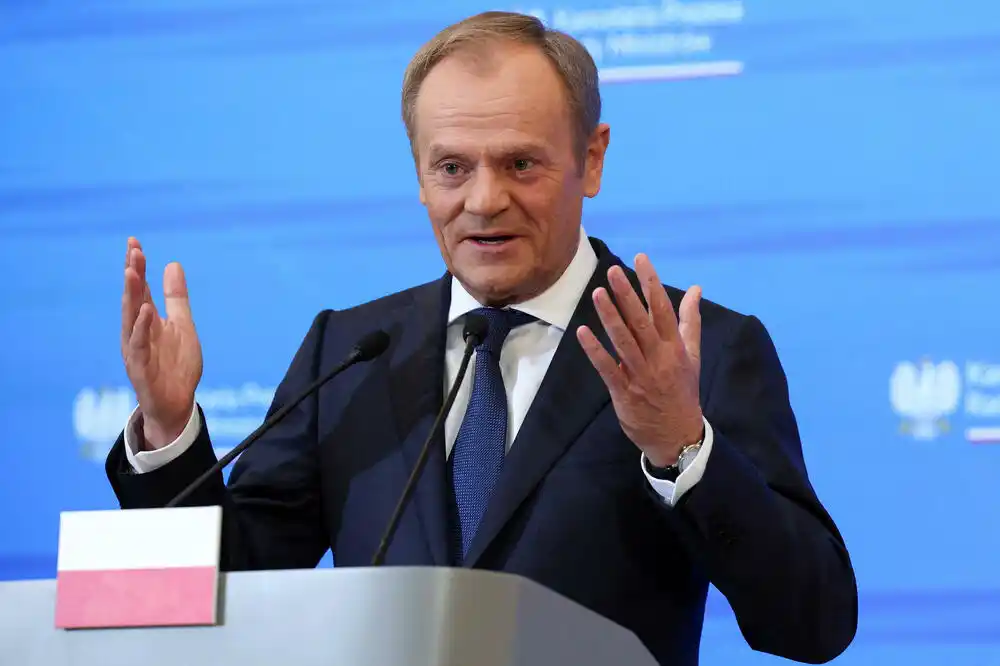 Tusk upozorava da je svijet u predratnom stanju i traži garancije od SAD