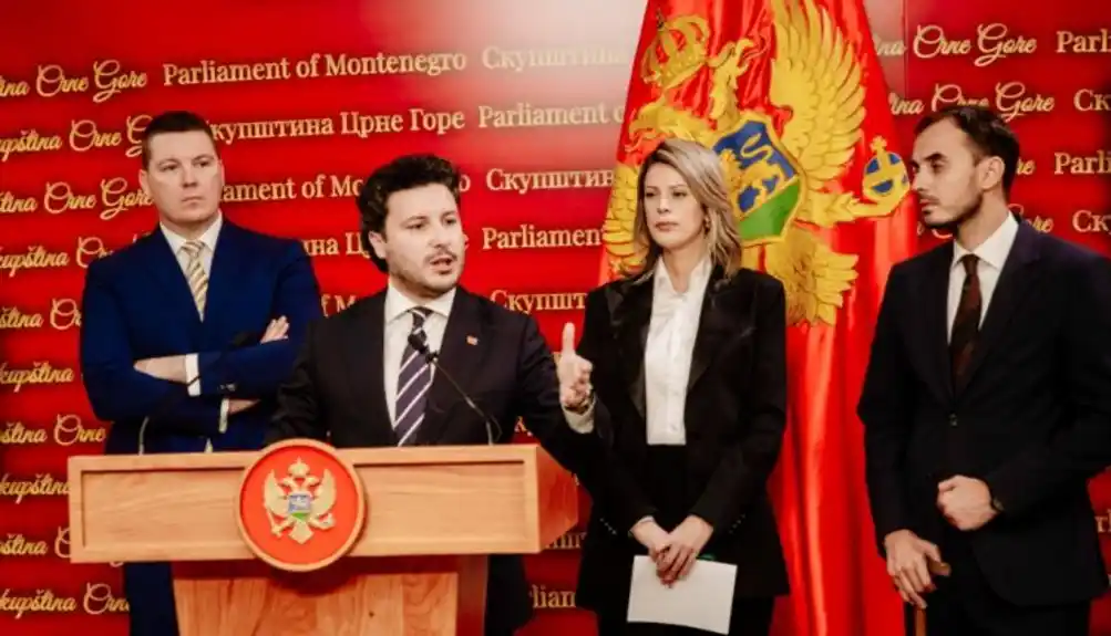 URA će glasati za smjenu Andrije Mandića, neprihvatljiva im posjeta Dodika i Mandićev boravak u Beogradu u štabu SNS-a
