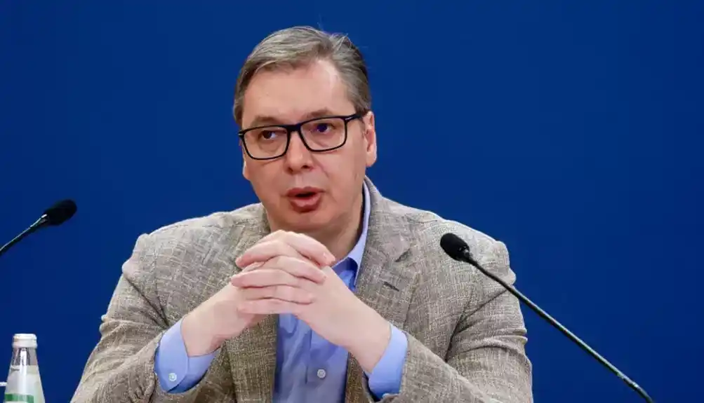 Vučić sa Vučevićem i Mojsilovićem obilazi jedinice PVO