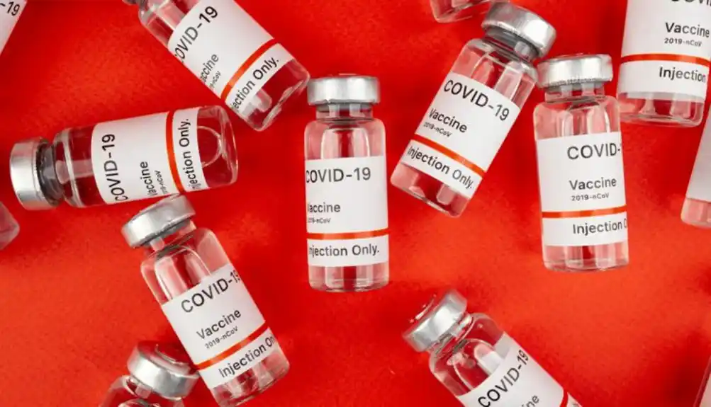 „Astra zeneka“ konačno priznala da njihova vakcina može izazvati krvne ugruške