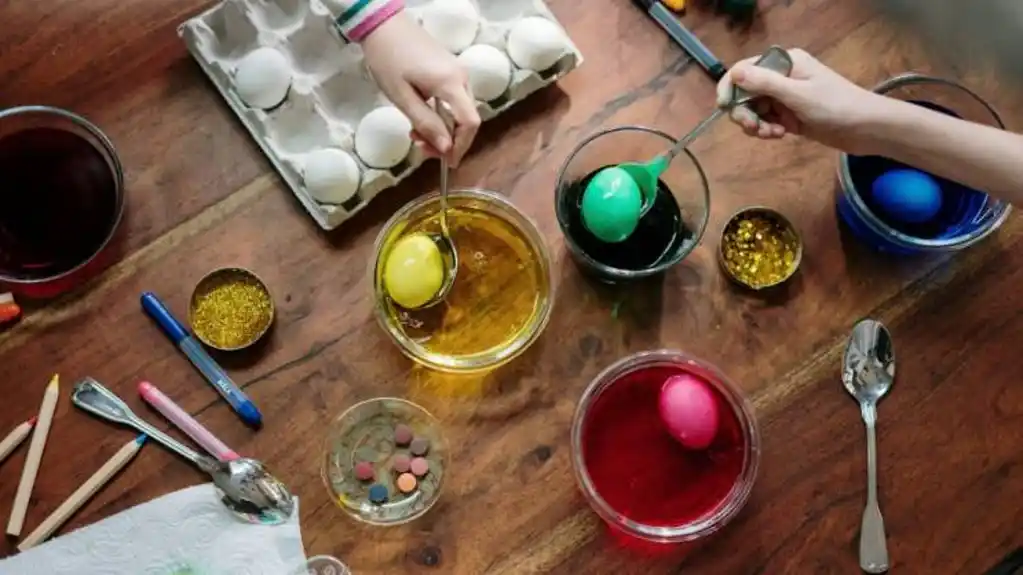 Kako izbjeći česte greške u farbanju uskršnjih jaja i postići savršene boje?