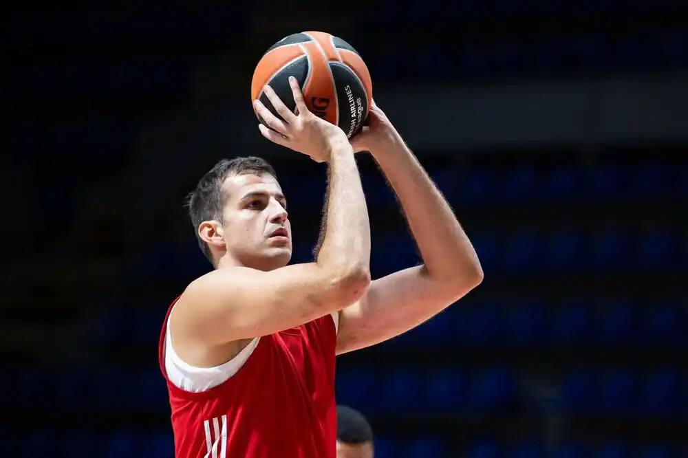 Nemanja Bjelica sportski direktor Bahčešehira, sarađivaće sa Radonjićem