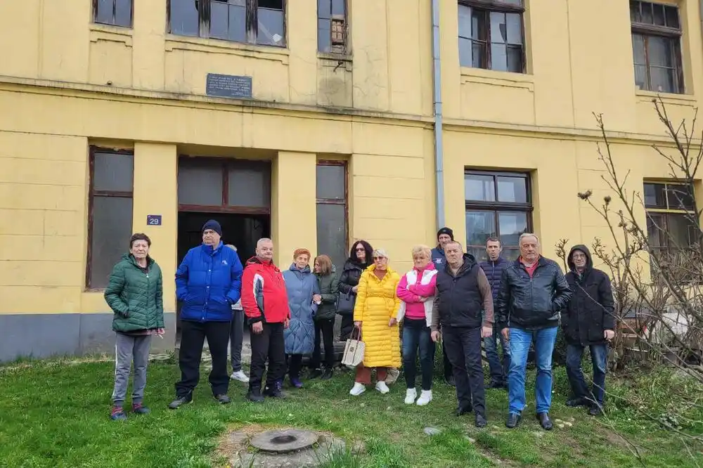 Stanari urušene zgrade u Bijelom Polju odustali od protesta, Opština će pomoći da se riješi problem