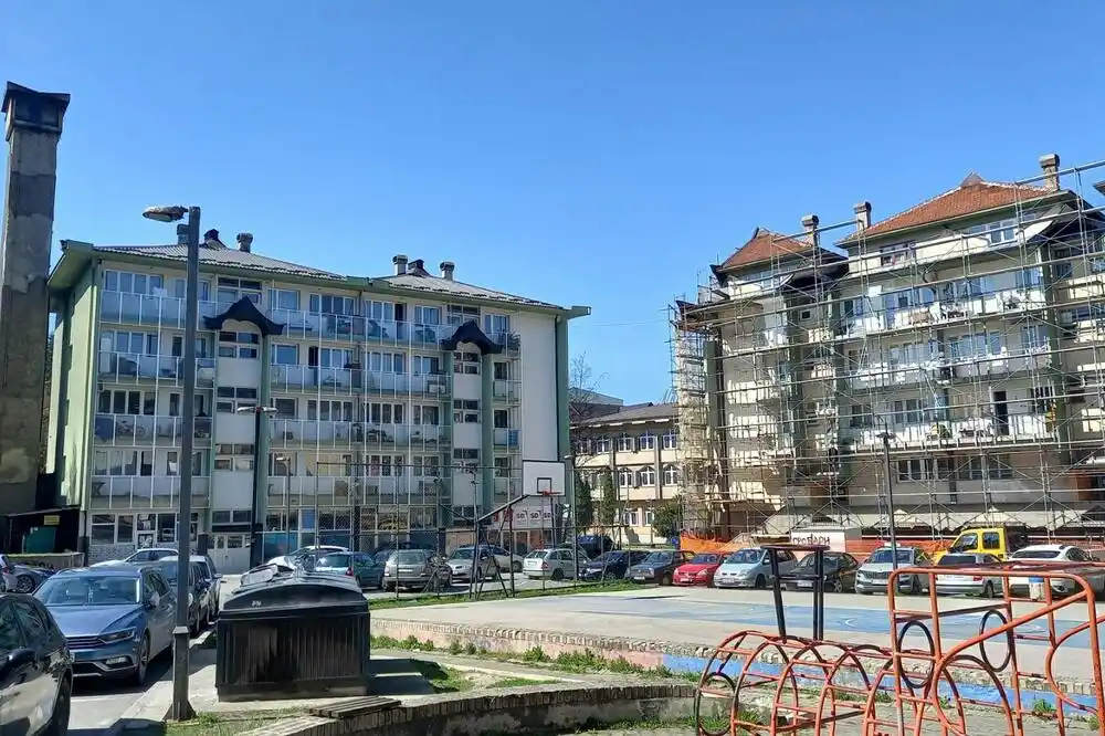 Stanari zgrade u Skerlićevoj ulici u Pljevljima: Ako nastave da nas ignorišu, tužićemo Opštinu
