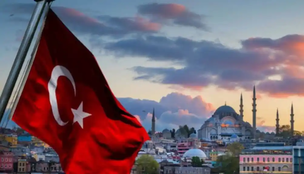 Turska: Još 29 putnika žičare visi u kabini