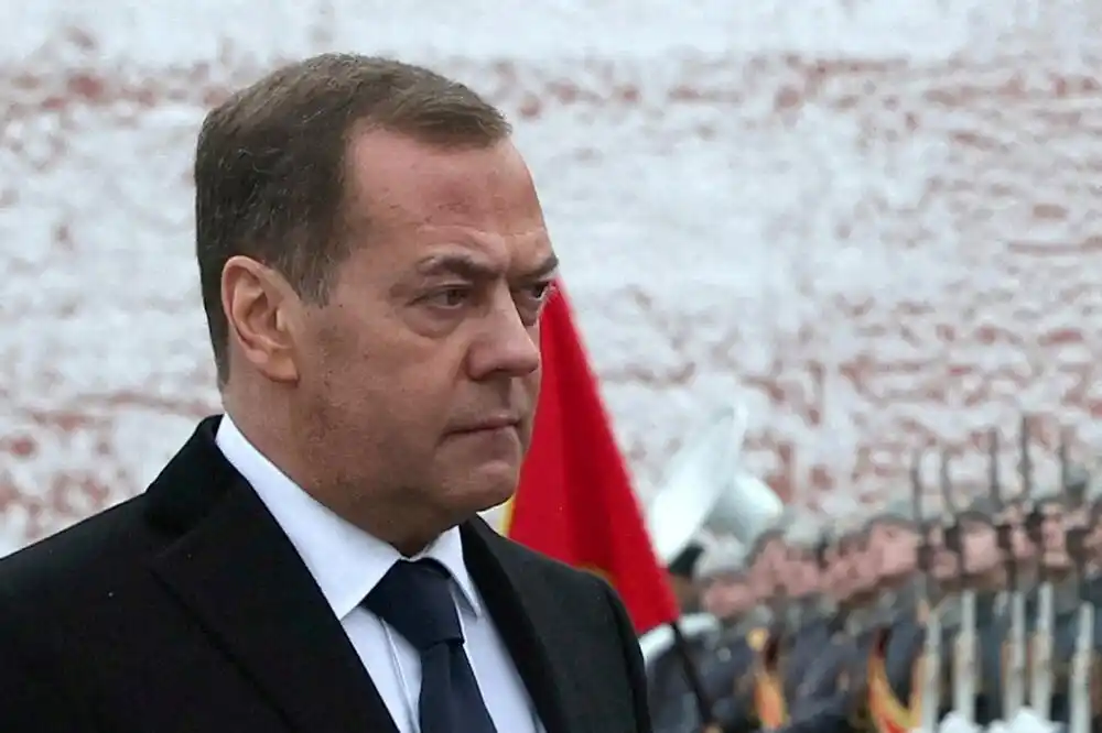 Medvedev: NATO će dobiti ruski odgovor takve sile da neće moći da se odupre uvlačenju u sukob