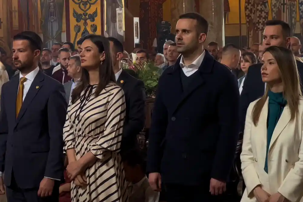 Milatović i Spajić prisustvovali vaskršnjoj liturgiji u hramu u Podogrici