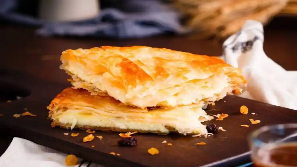 RECEPT DANA: Posna pita na vodi sa pečurkama