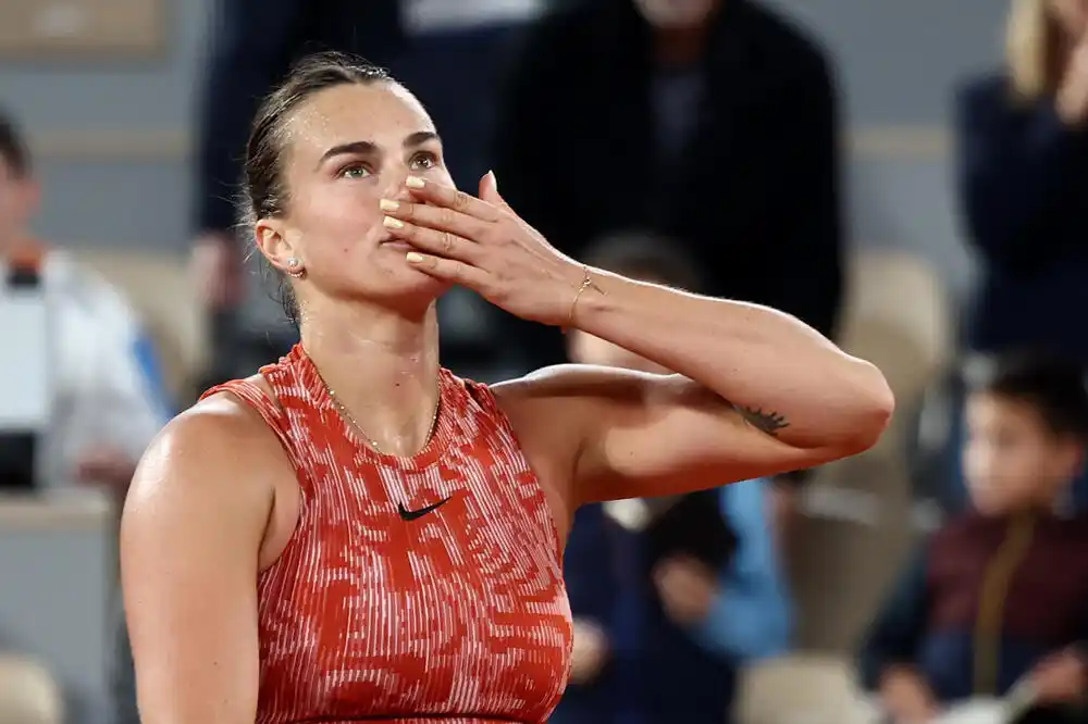 Sabalenka lako do drugog kola Rolan Garosa, Rud bolji od Alvesa