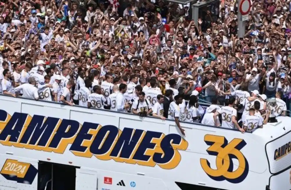 Šampionska parada u Madridu, Real proslavio titulu sa hiljadama navijača