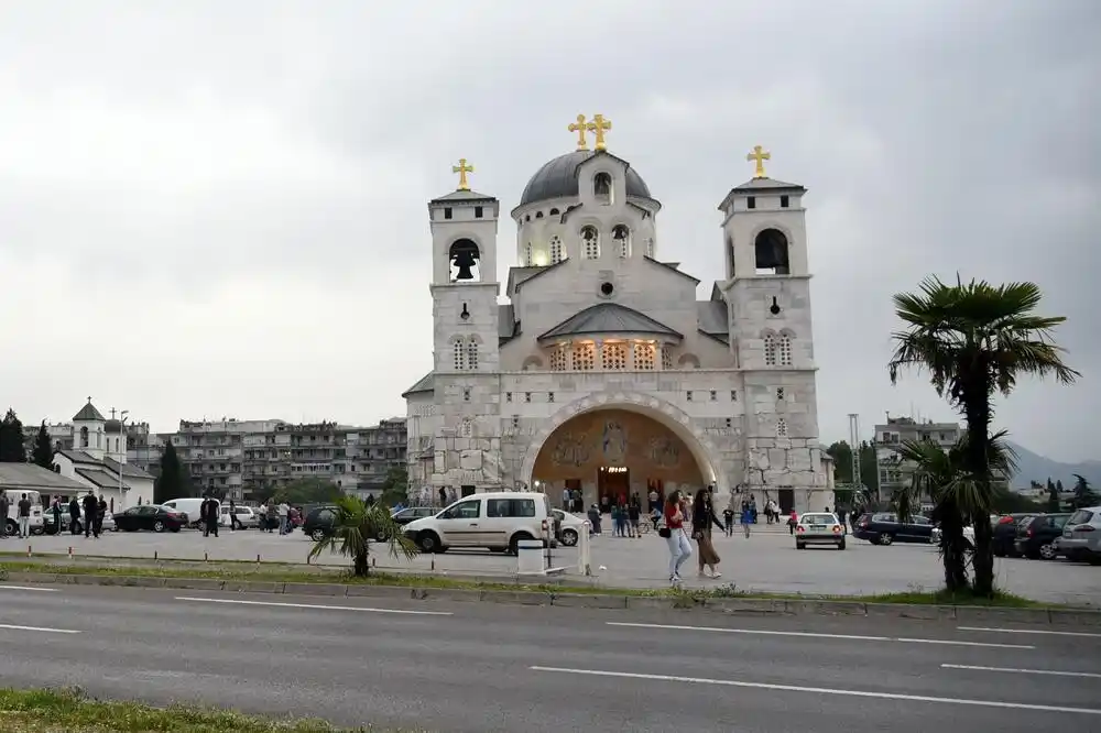 SPC: U podne će zvoniti zvona na svim pravoslavnim hramovima