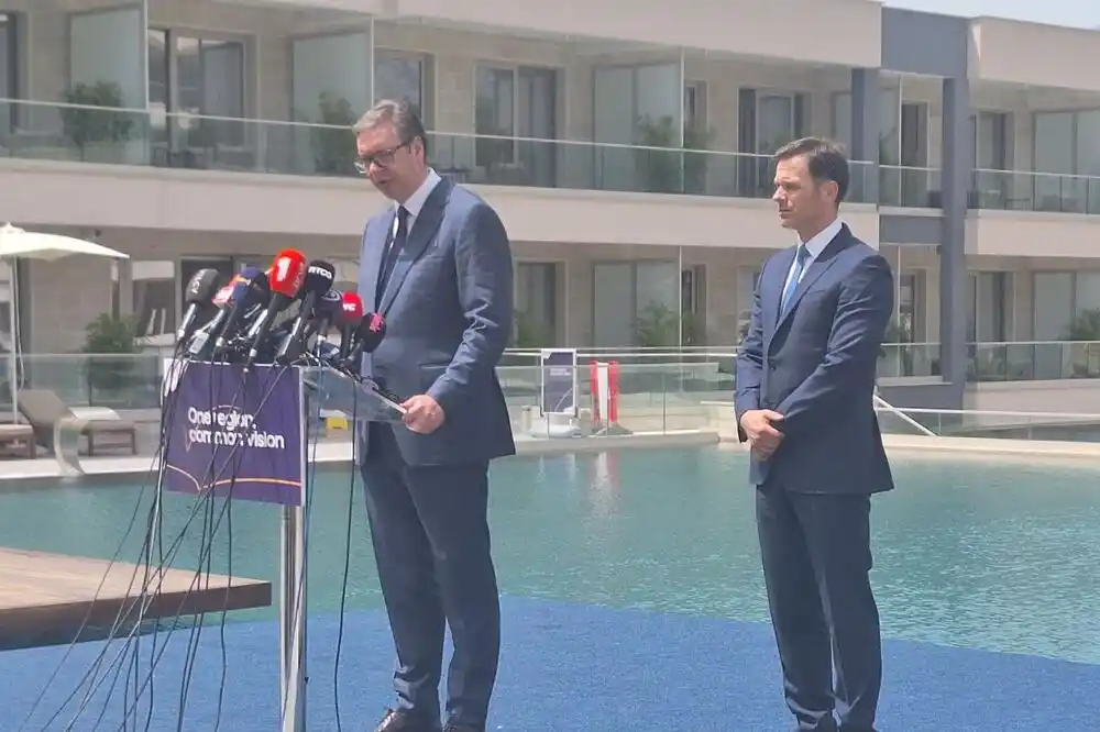 Vučić: Rezolucija o Srebrenici je politička deklaracija, neistina da je riječ o individualnoj krivici