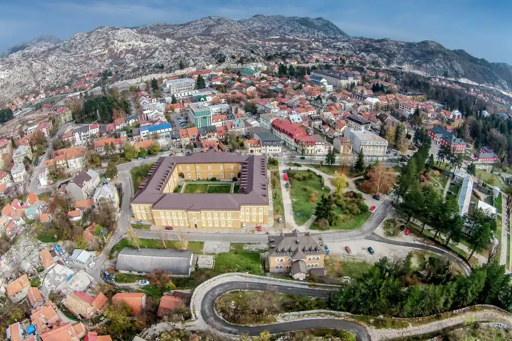 Cetinje: Poništeno poravnanje između Prijestonice i Mitropolije SPC