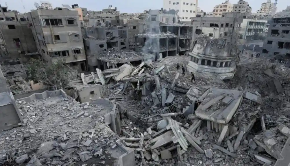Izraelska vojska bombarduje Pojas Gaze, hiljade Palestinaca u bijegu